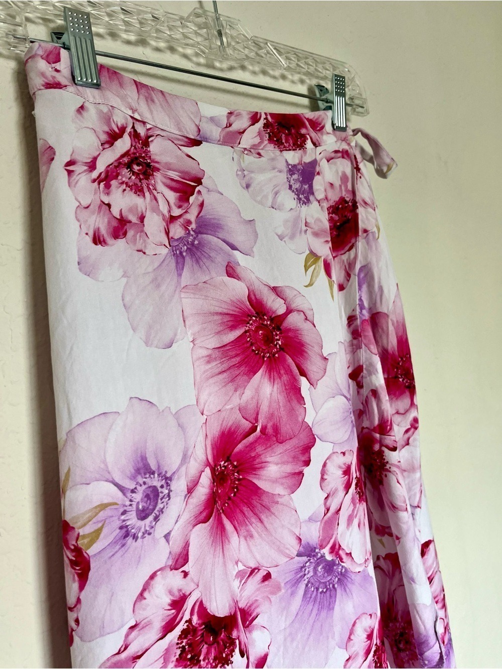 GUESS Floral Wrap Midi Skirt Watercolor Pink Purple Handkerchief Hem M - Picture 9 of 12